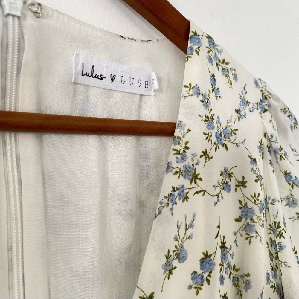 Lulus Coquette Romantic White & Blue Floral Tiered Short Sleeve Mini dress M - Picture 7 of 10